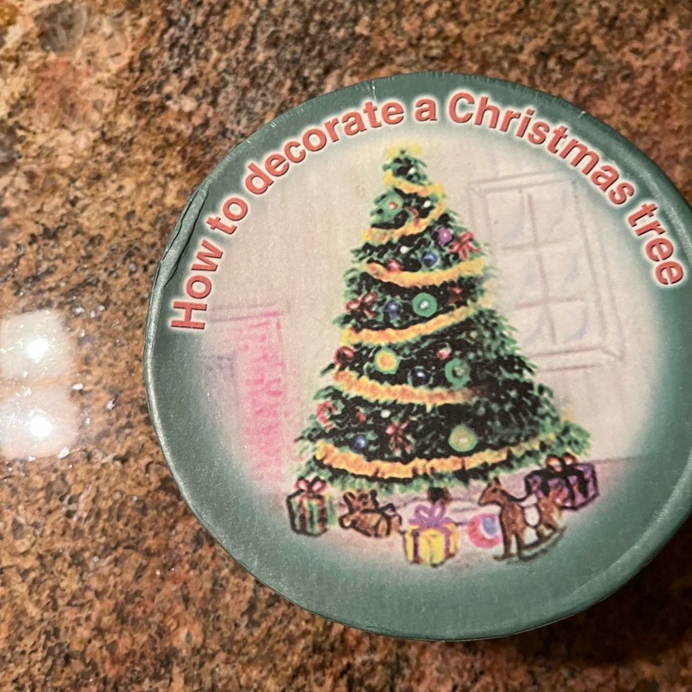 MWW Market Mini Plates- How to Decorate  a Christmas Tree